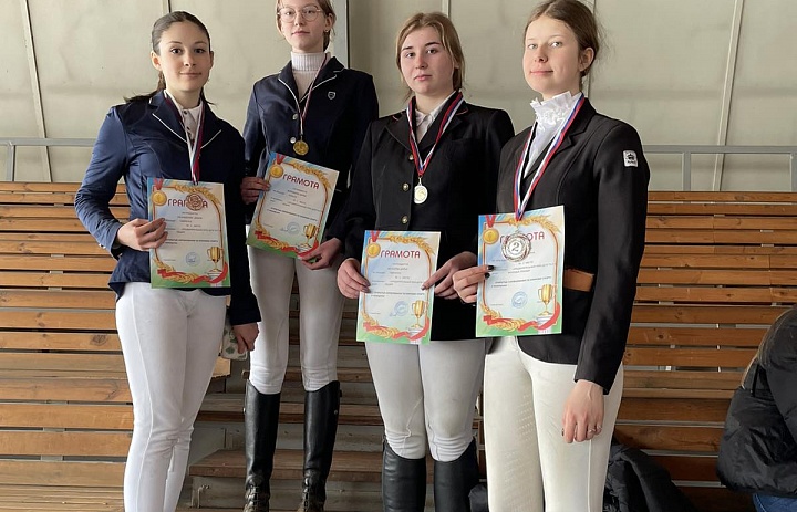 Региональные соревнования по конному спорту в помещении в КСК "РИАТ"