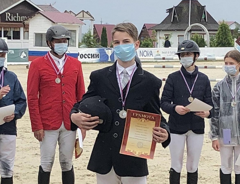 НАШИ СПОРТСМЕНЫ ПРИВЕЗЛИ 5 ПРИЗОВЫХ МЕСТ С ЧЕМПИОНАТА И ПЕРВЕНСТВА ЦФО ПО КОНКУРУ